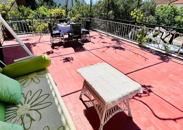 Danica Sunshine Apartment *