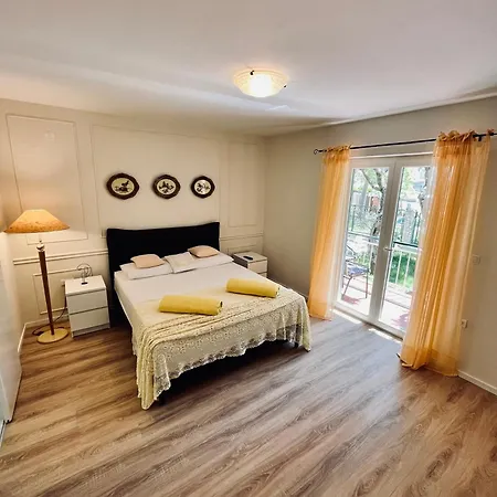 Danica Sunshine Apartman