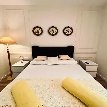 Danica Sunshine Apartman *